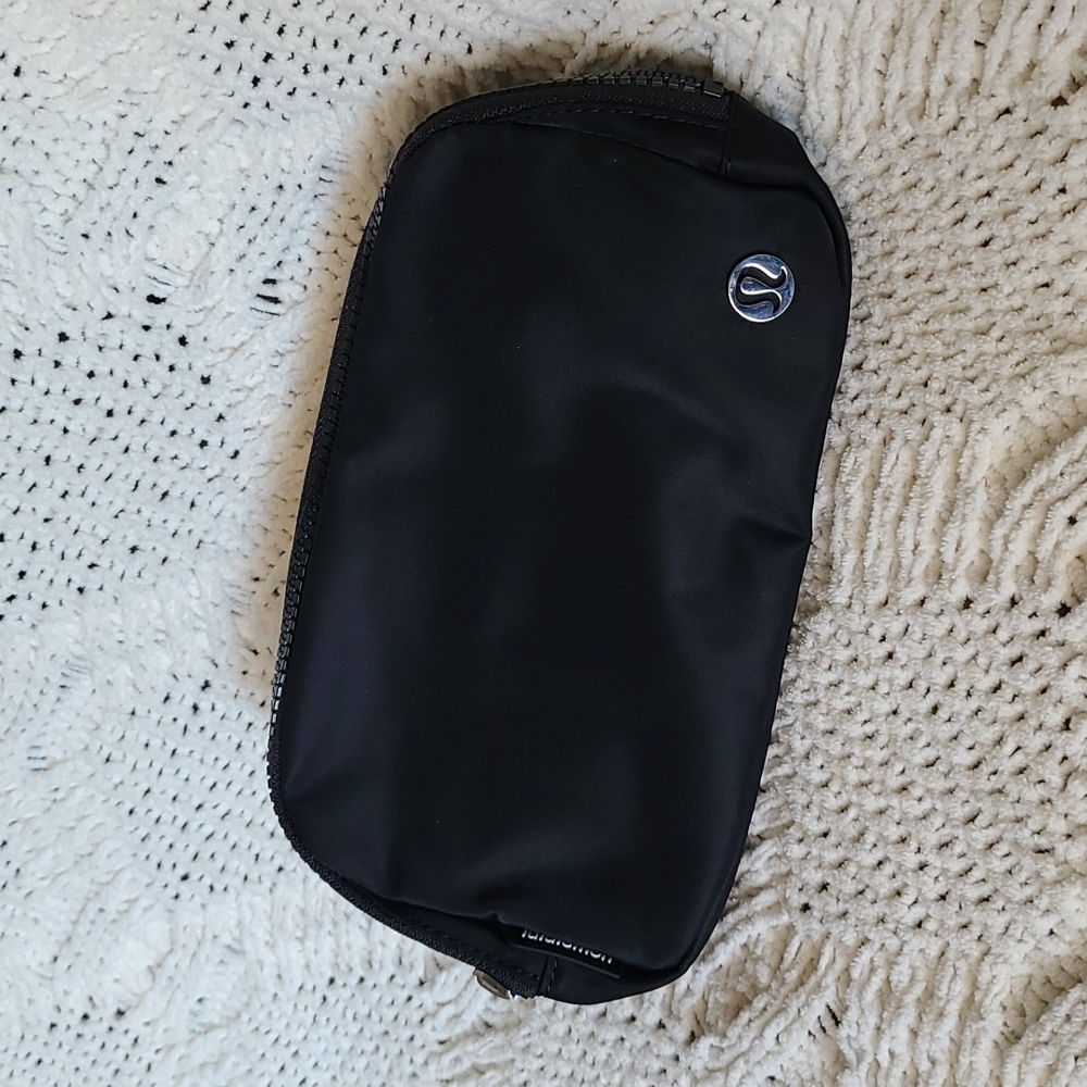 Lululemon Everywhere Belt Bag Extended strap